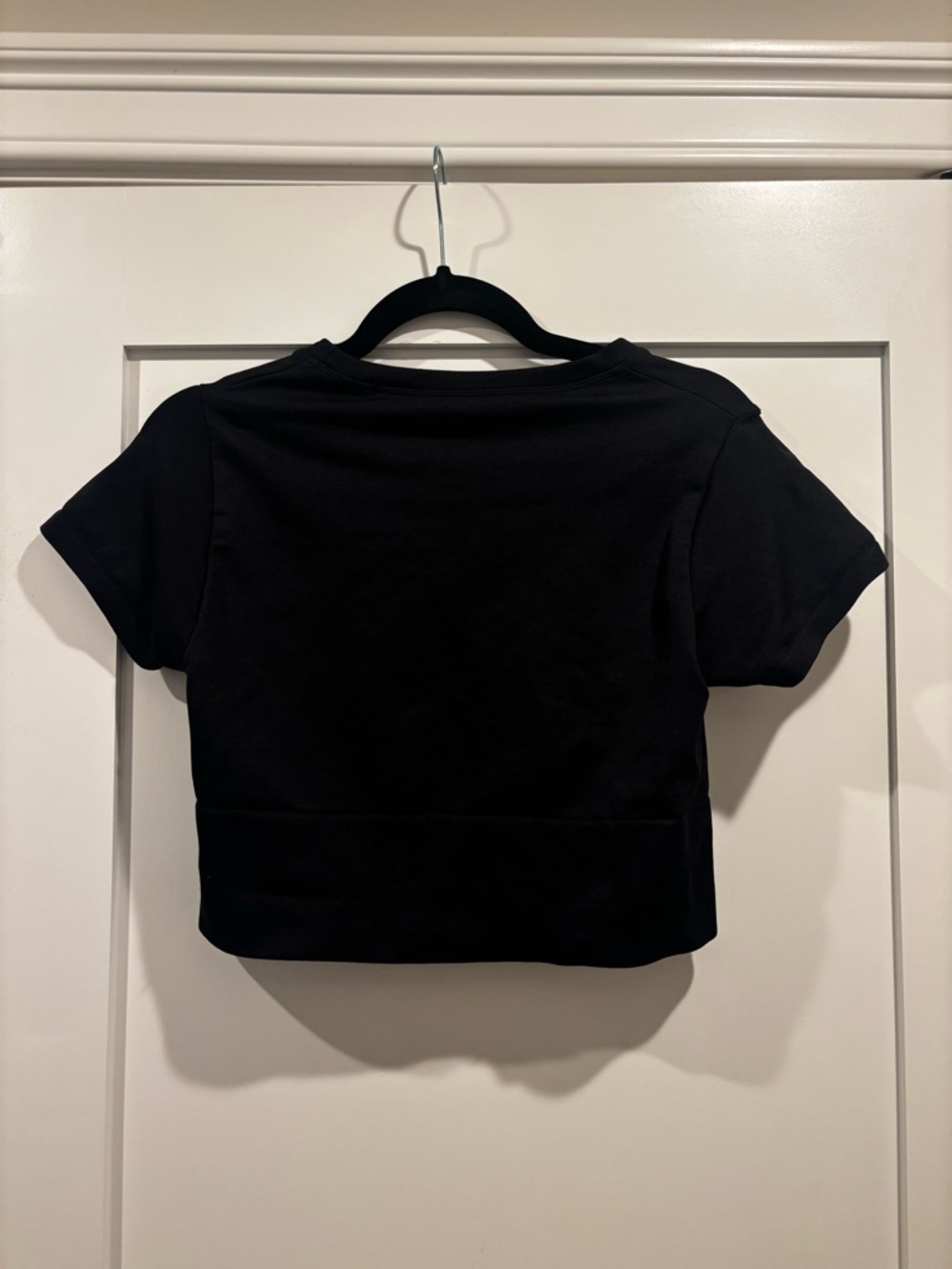 Offline by Aerie Black Cropped Tee Size M | Athleisure Workout Gym Yoga Top - Picture 4 of 4